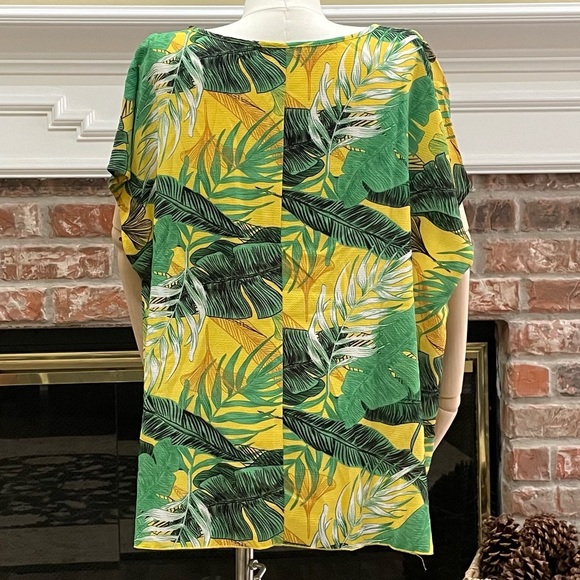 SHEIN Curve plus size tropical palm leaf print blouse / 2X / Excellent condition - Picture 4 of 11